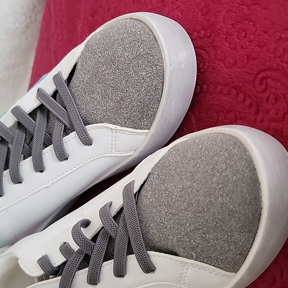 White Sneakers with Teal Star and Gray Accents - Picture 3 of 5